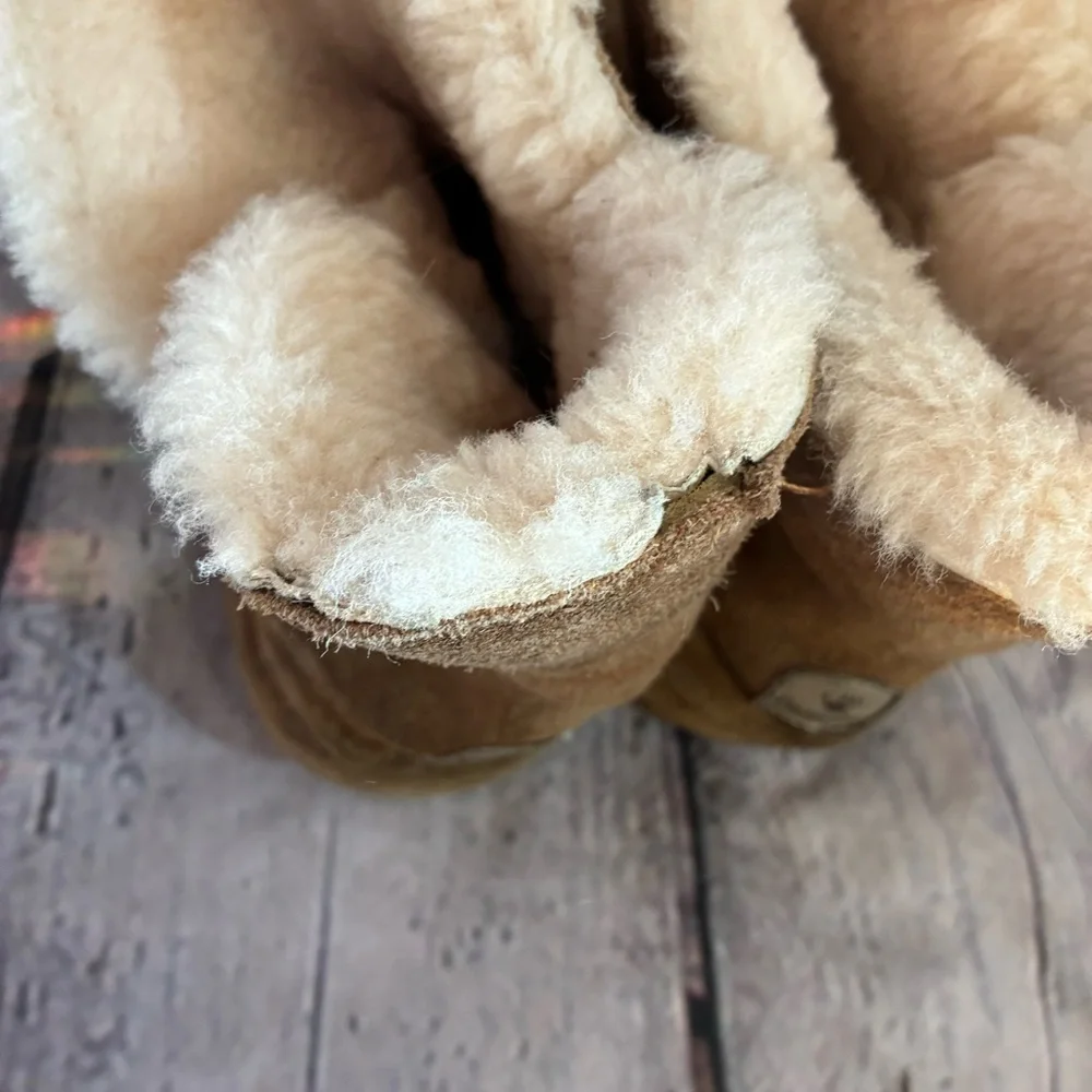 BearPaw Women’s Tan Winter Insulated Cozy Comfy Slip On Boots Size 9‎ AS IS